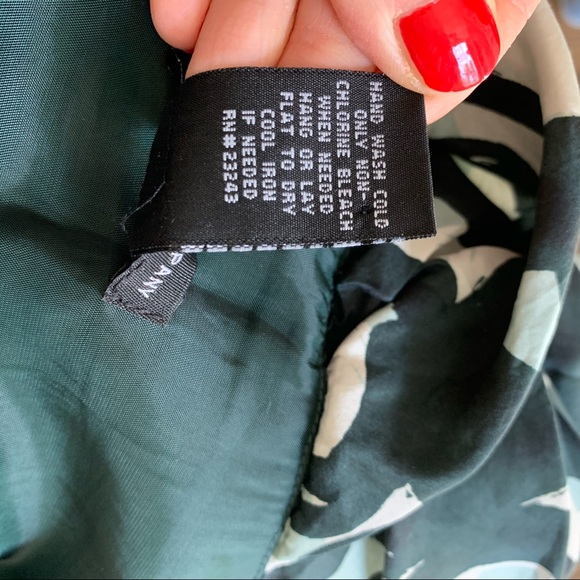 NEW YORK & COMPANY 100 % silk dress - Picture 8 of 8